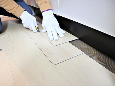 Step 05 床材の貼り付け